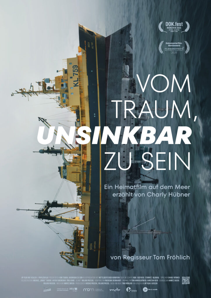 Vorpremiere: VOM TRAUM UNSINKBAR ZU SEIN mit Charly Hübner und Q&A