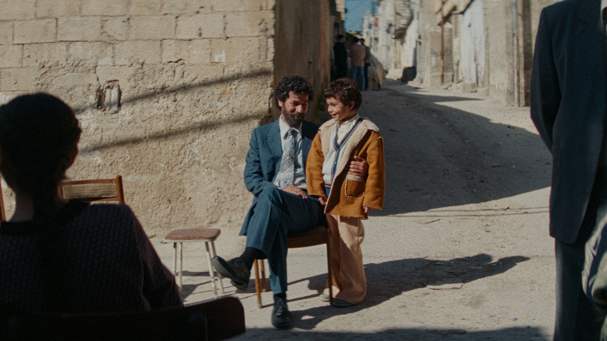 IM SCHATTEN DES ORANGENBAUMS Szene 2
