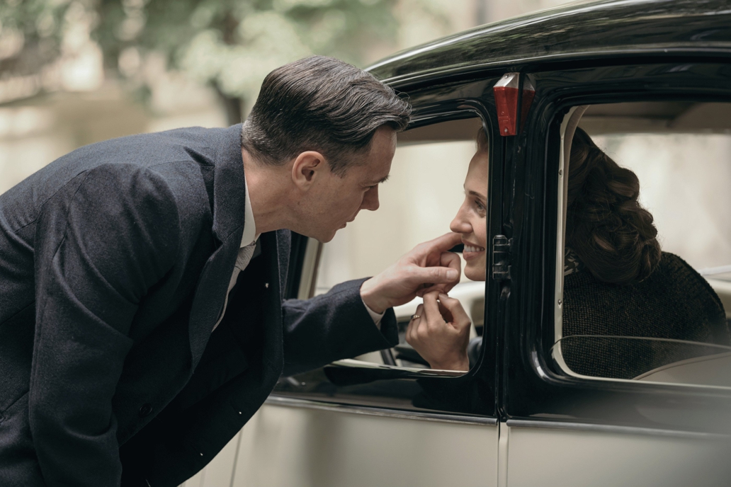 WAHRHEIT & VERRAT - TRUTH & TREASON Szene 1