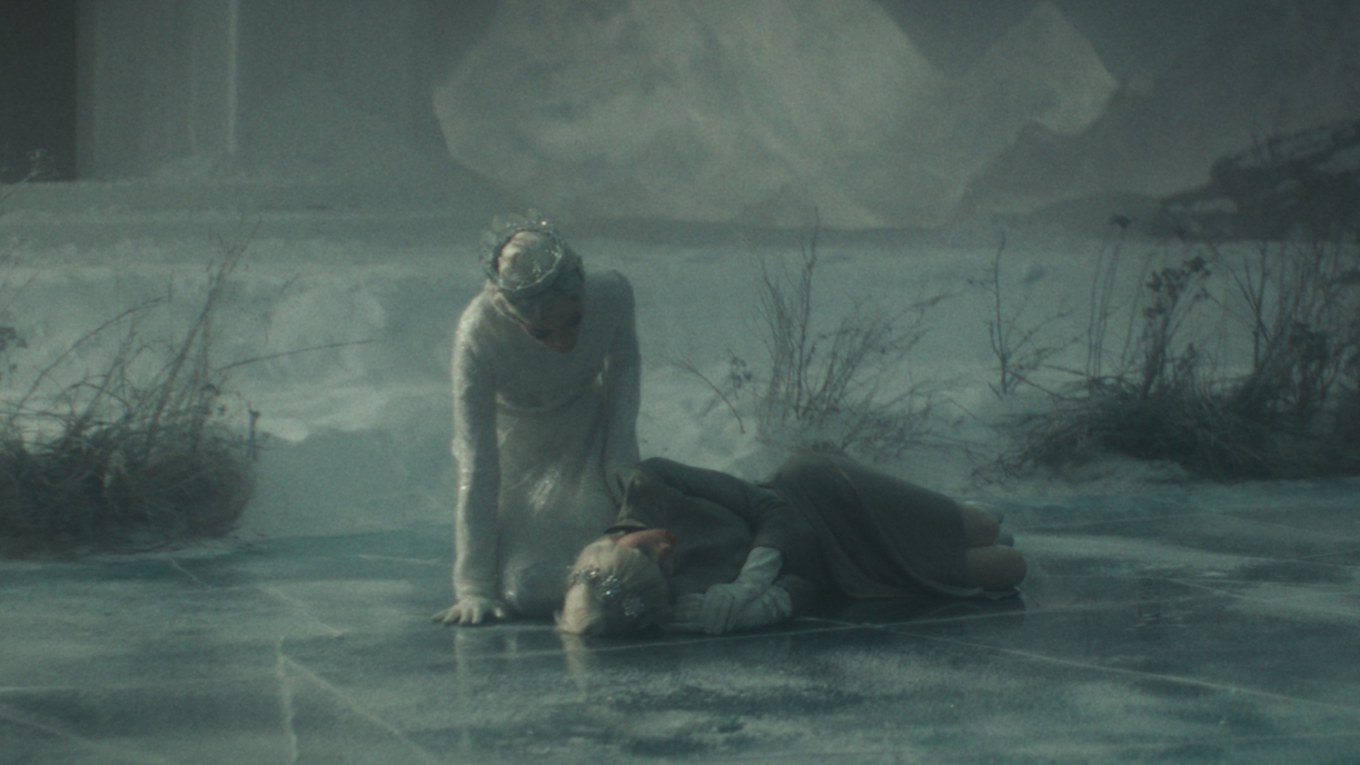 HERZ AUS EIS Szene 2