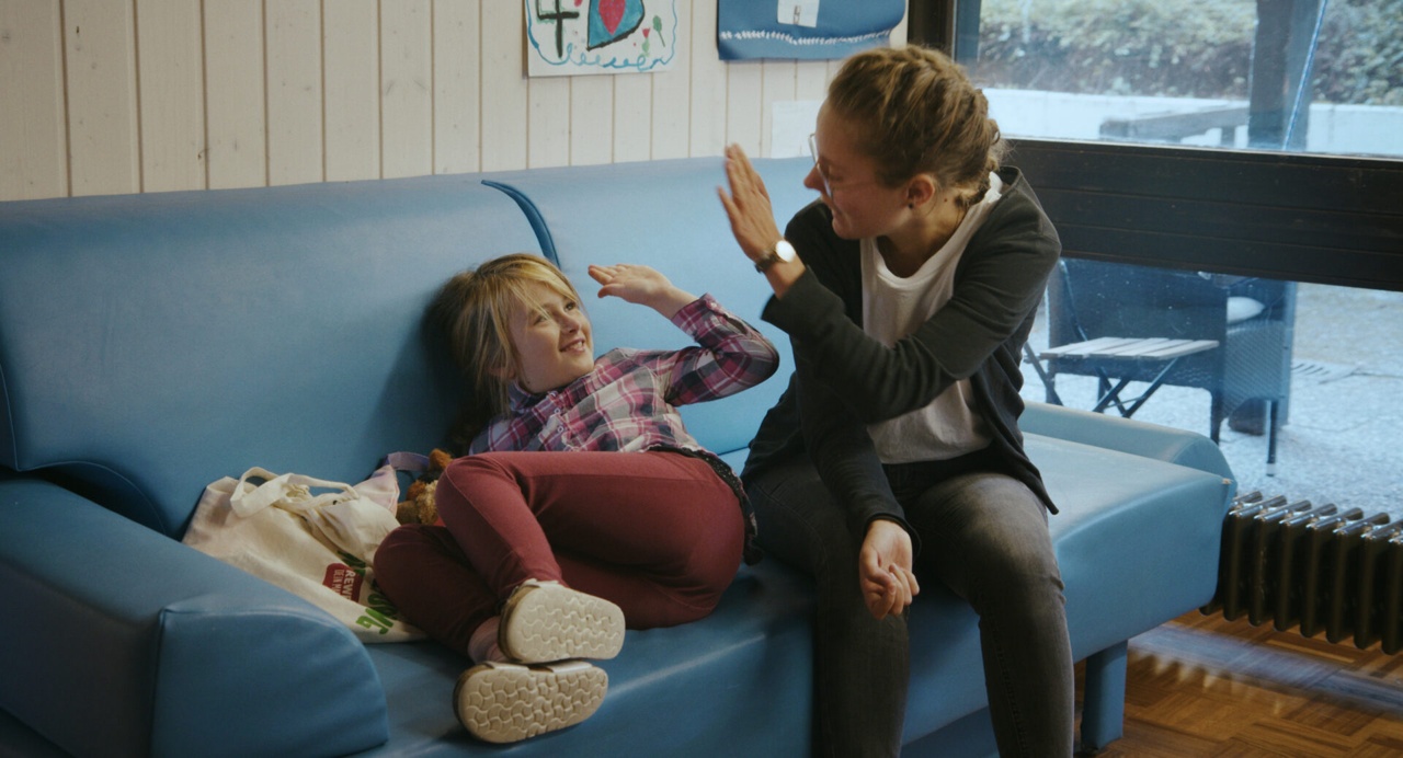 DAS FAST NORMALE LEBEN Szene 2