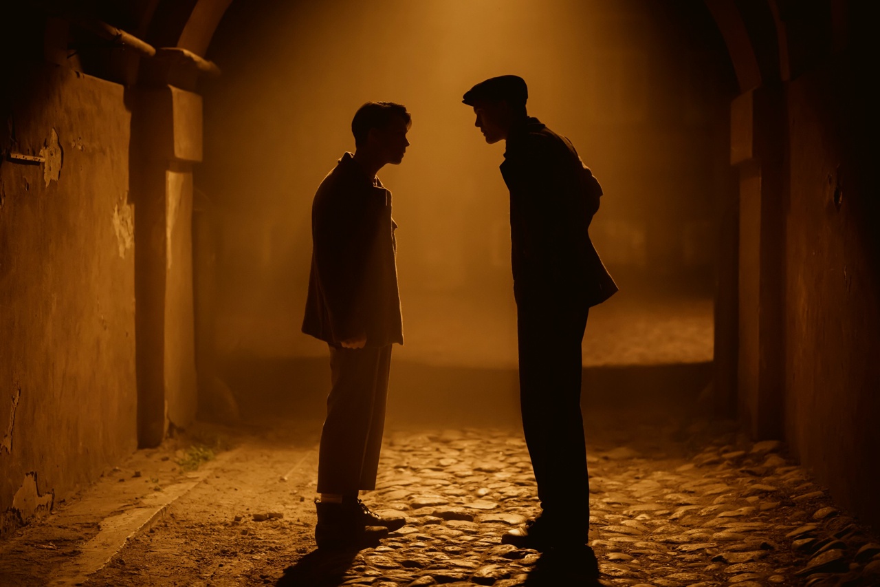 WAHRHEIT & VERRAT - TRUTH & TREASON Szene 3