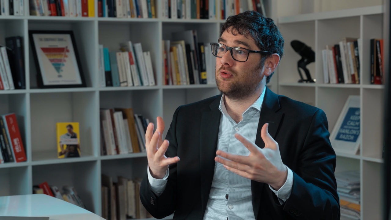 WELTKARRIERE EINER LÜGE: DIE PROTOKOLLE DER WEISEN VON ZION Szene 2