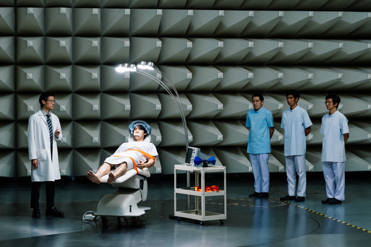 A USEFUL GHOST Szene 3