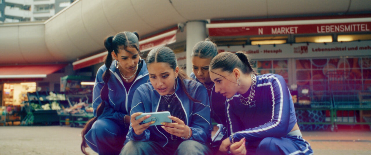 PFERD AM STIEL Szene 1