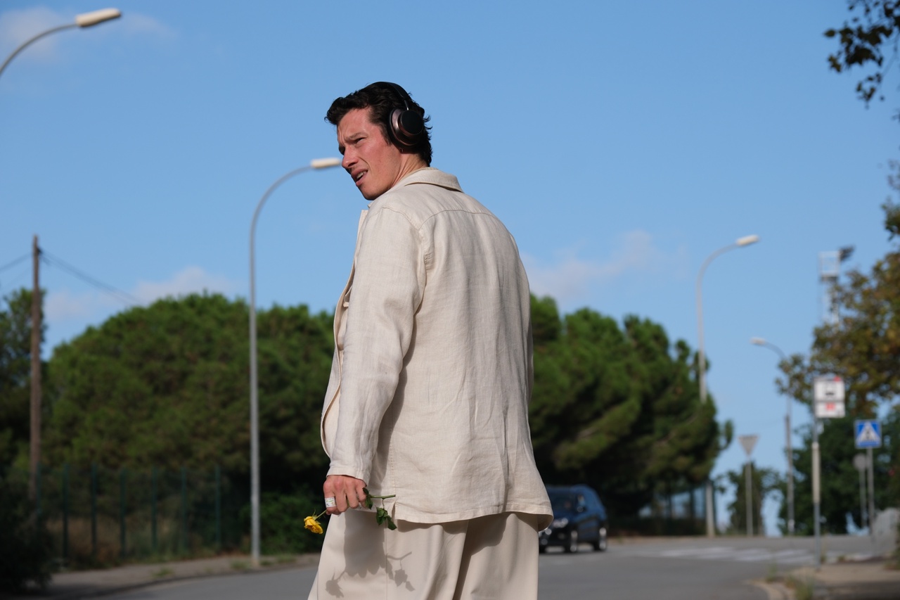 ROSEBUSH PRUNING Szene 3