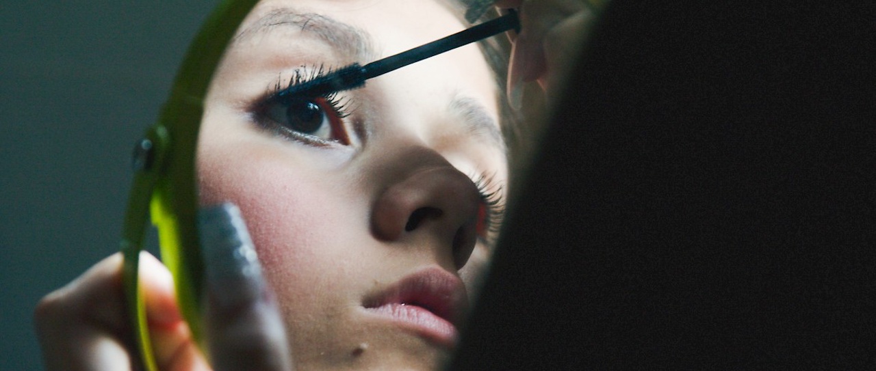 GIRLS DON'T CRY Szene 1