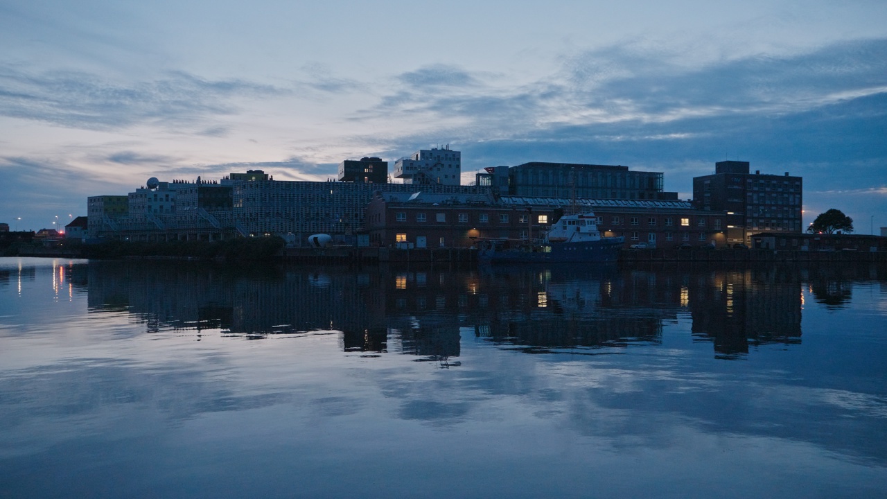 DAS GEWICHT DER WELT Szene 1