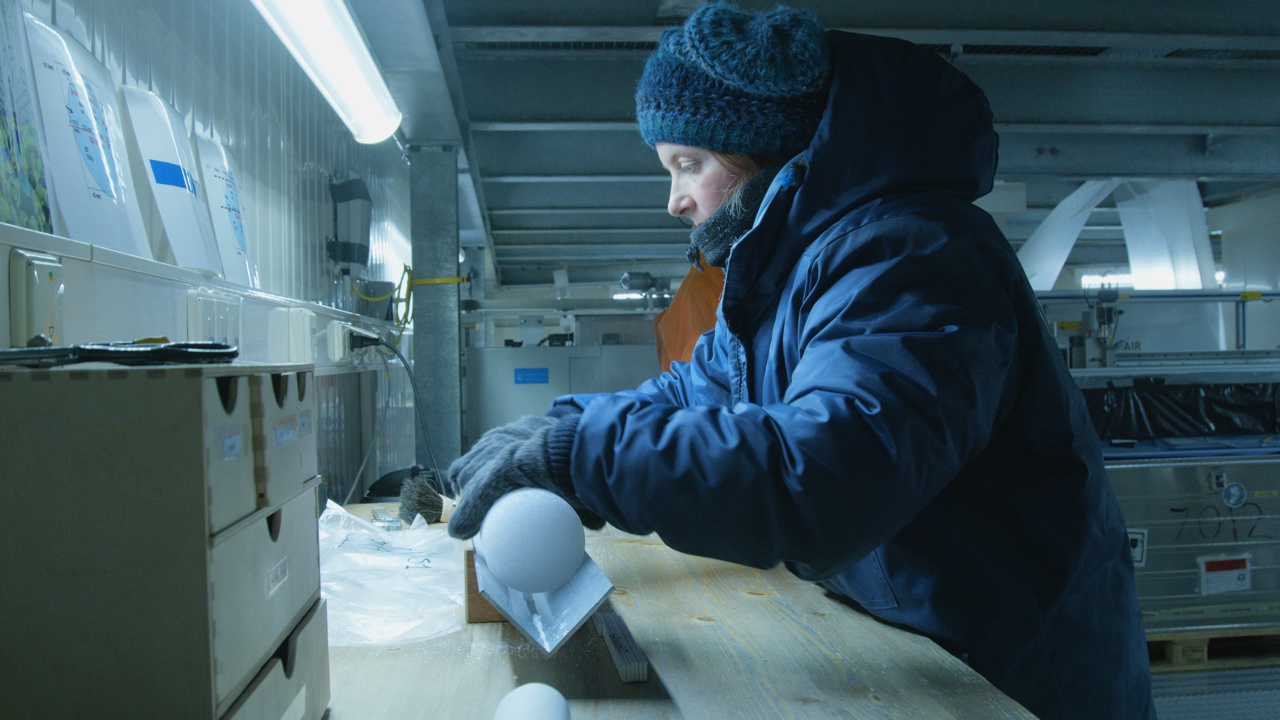 DAS GEWICHT DER WELT Szene 2