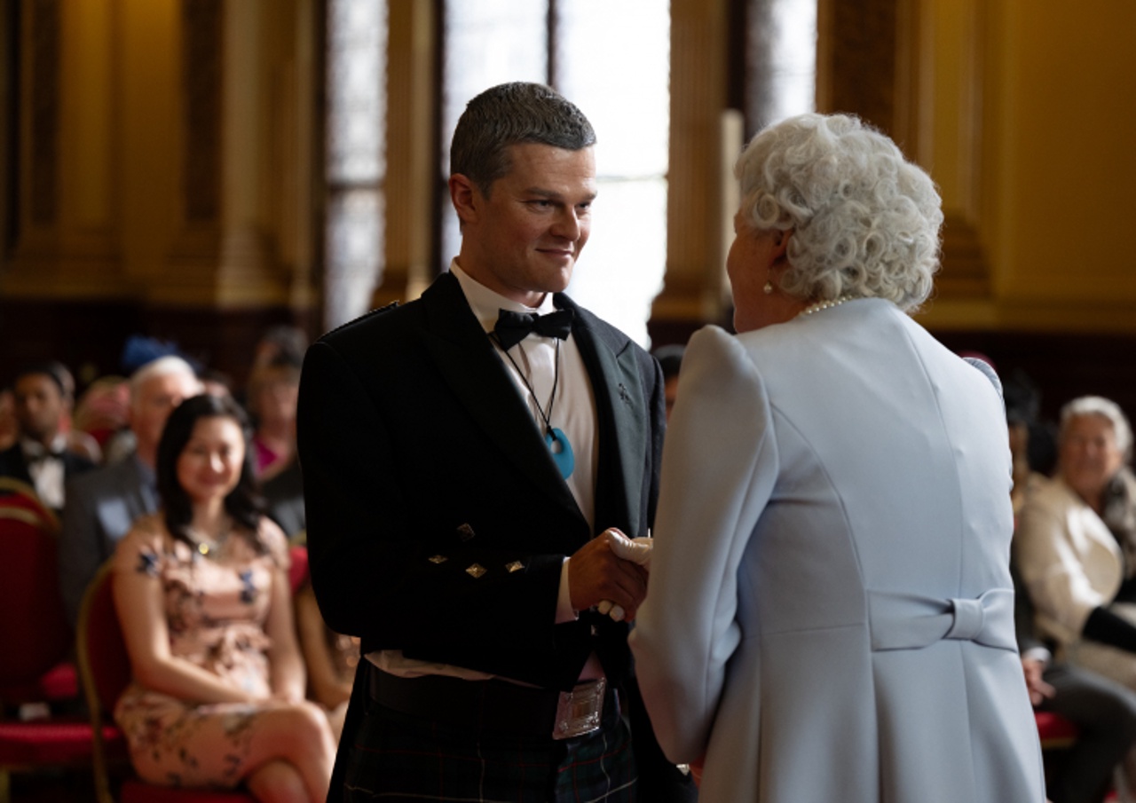 VERFLUCHT NORMAL Szene 1