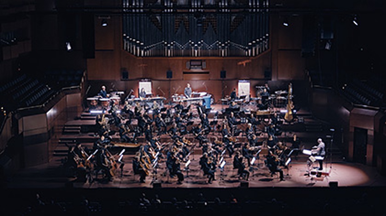 ENSEMBLE MODERN - WHY WE PLAY Szene 2