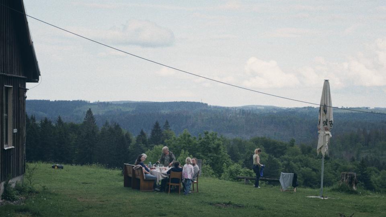 ETWAS GANZ BESONDERES Szene 1
