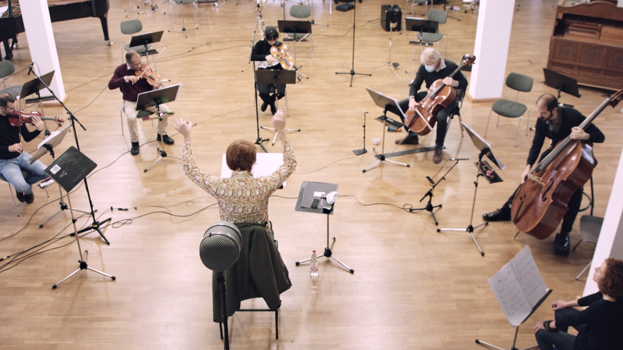 ENSEMBLE MODERN - WHY WE PLAY Szene 1