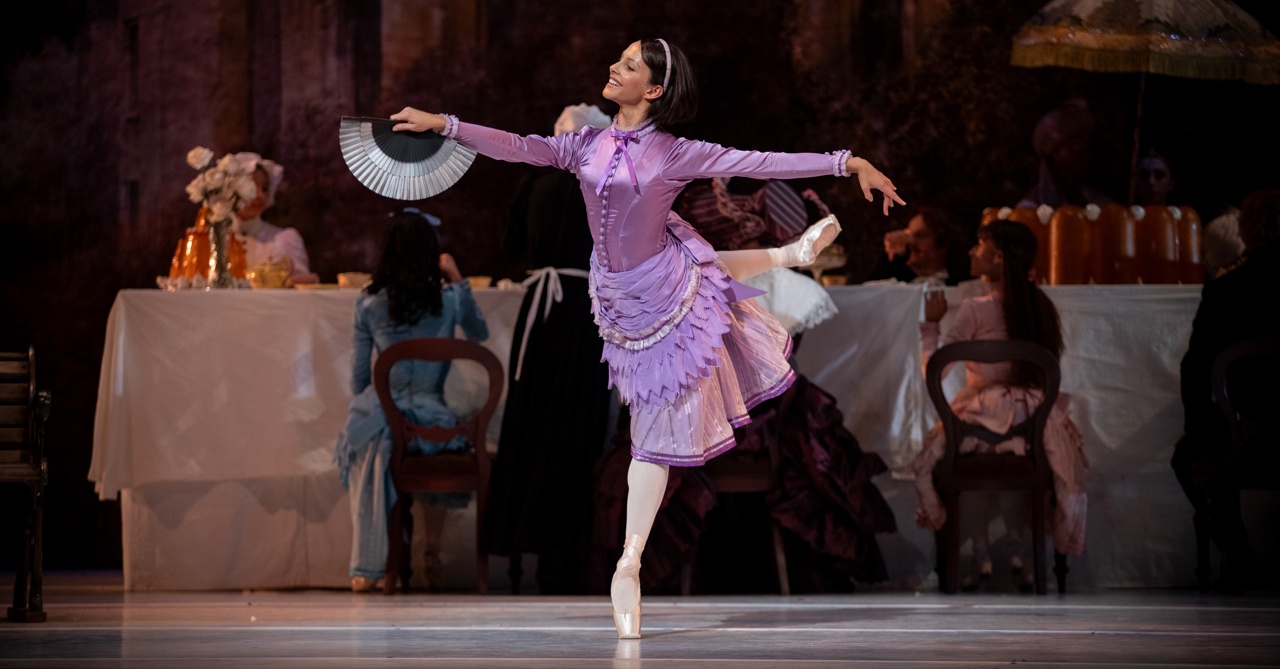 RBO LIVE 2026/27: ALICE IM WUNDERLAND (ROYAL BALLET) Szene 1