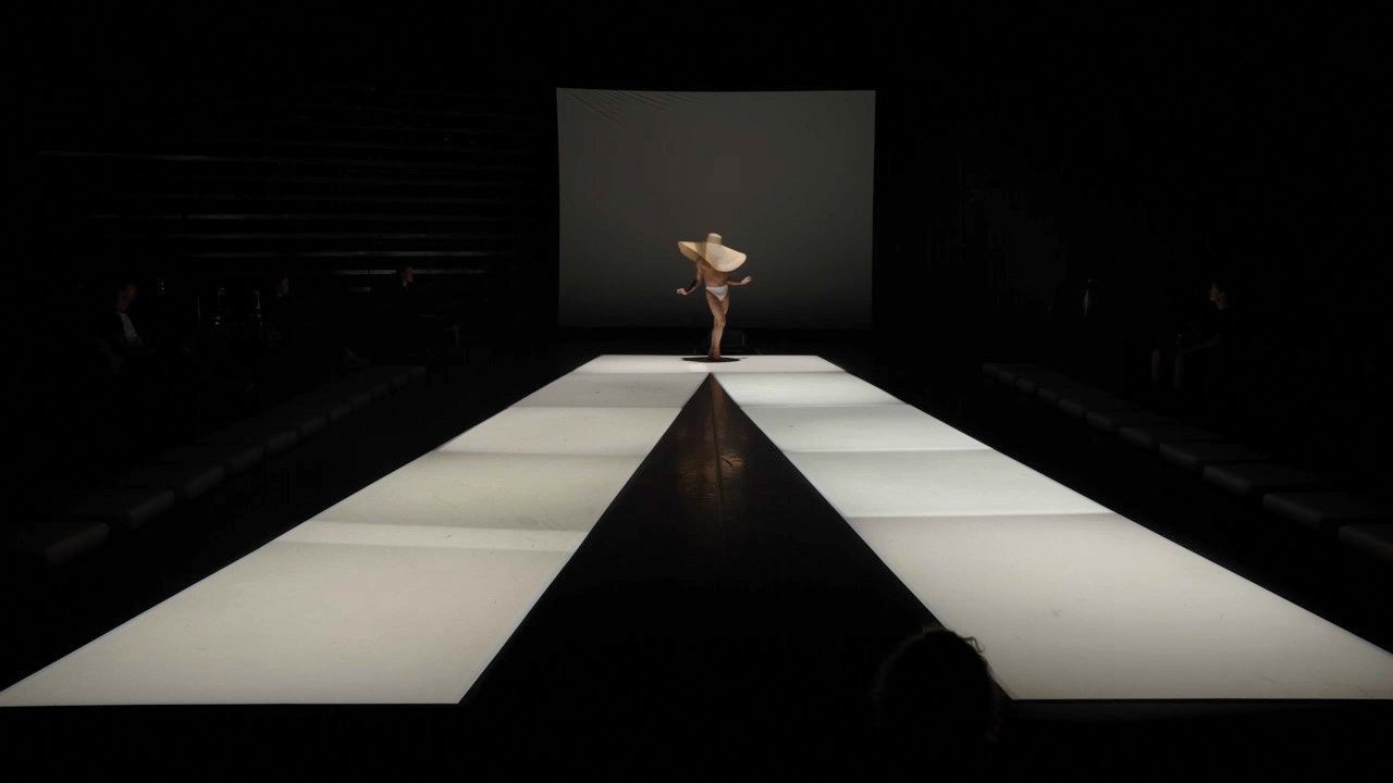 THE BEAUTY OF BALLROOM Szene 1