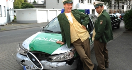 DIE SUPERBULLEN Szene 1